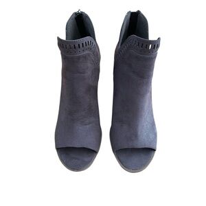 Womens’ Steve Madden Open Toe Heel Boots Size 8